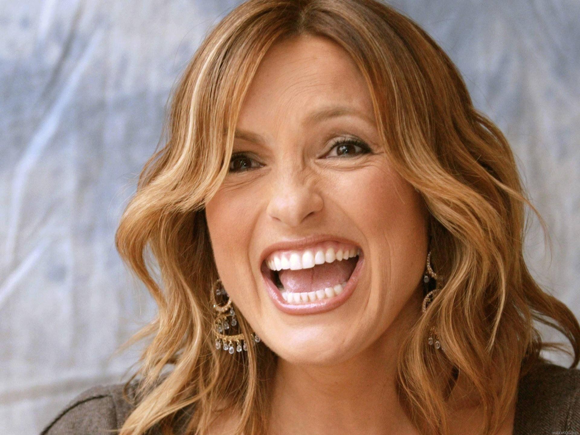 1920x1440 Mariska Hargitay HD Wallpaper