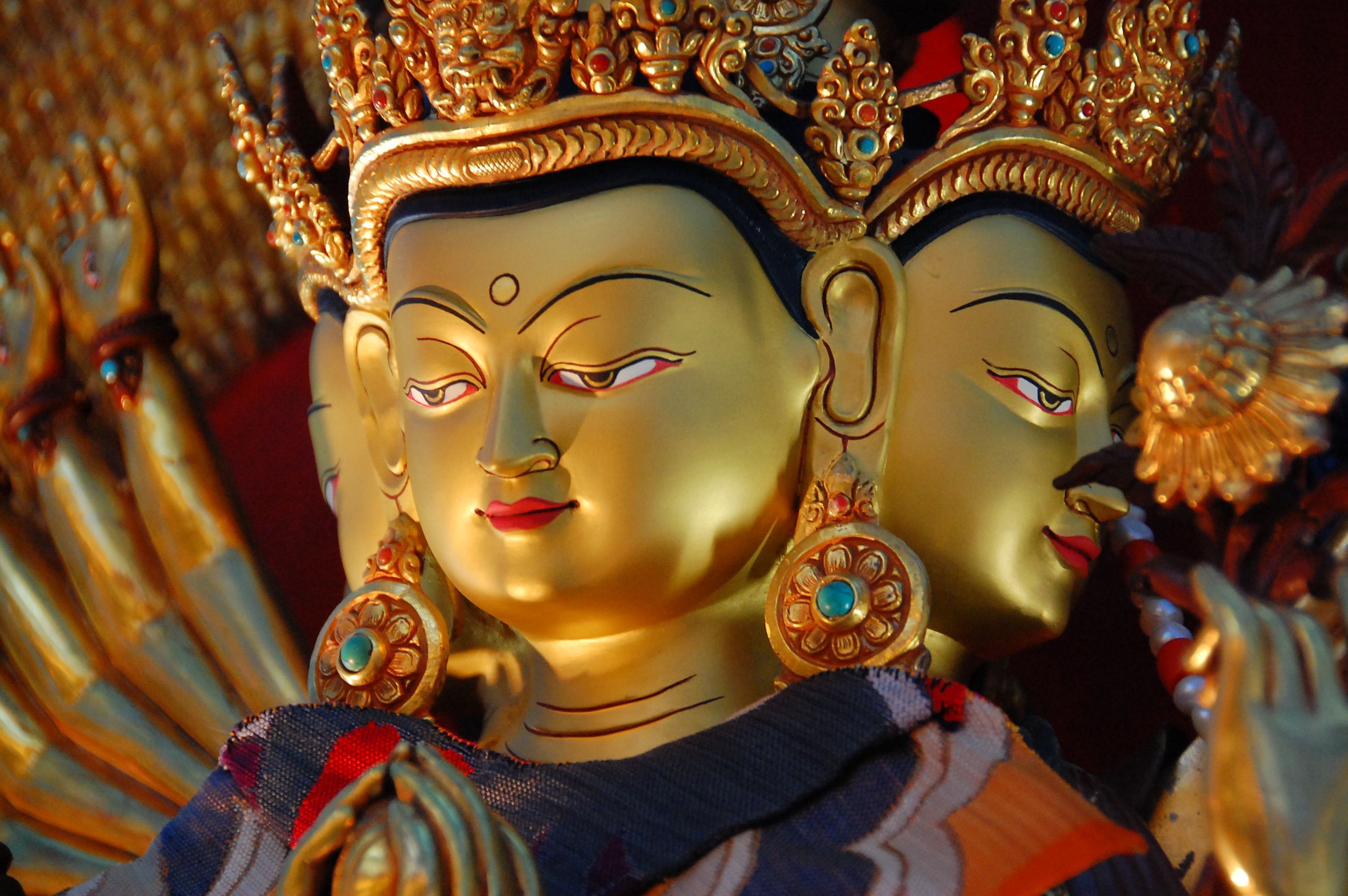 3008x2000 Praise and Prayer to Noble Avalokiteshvara