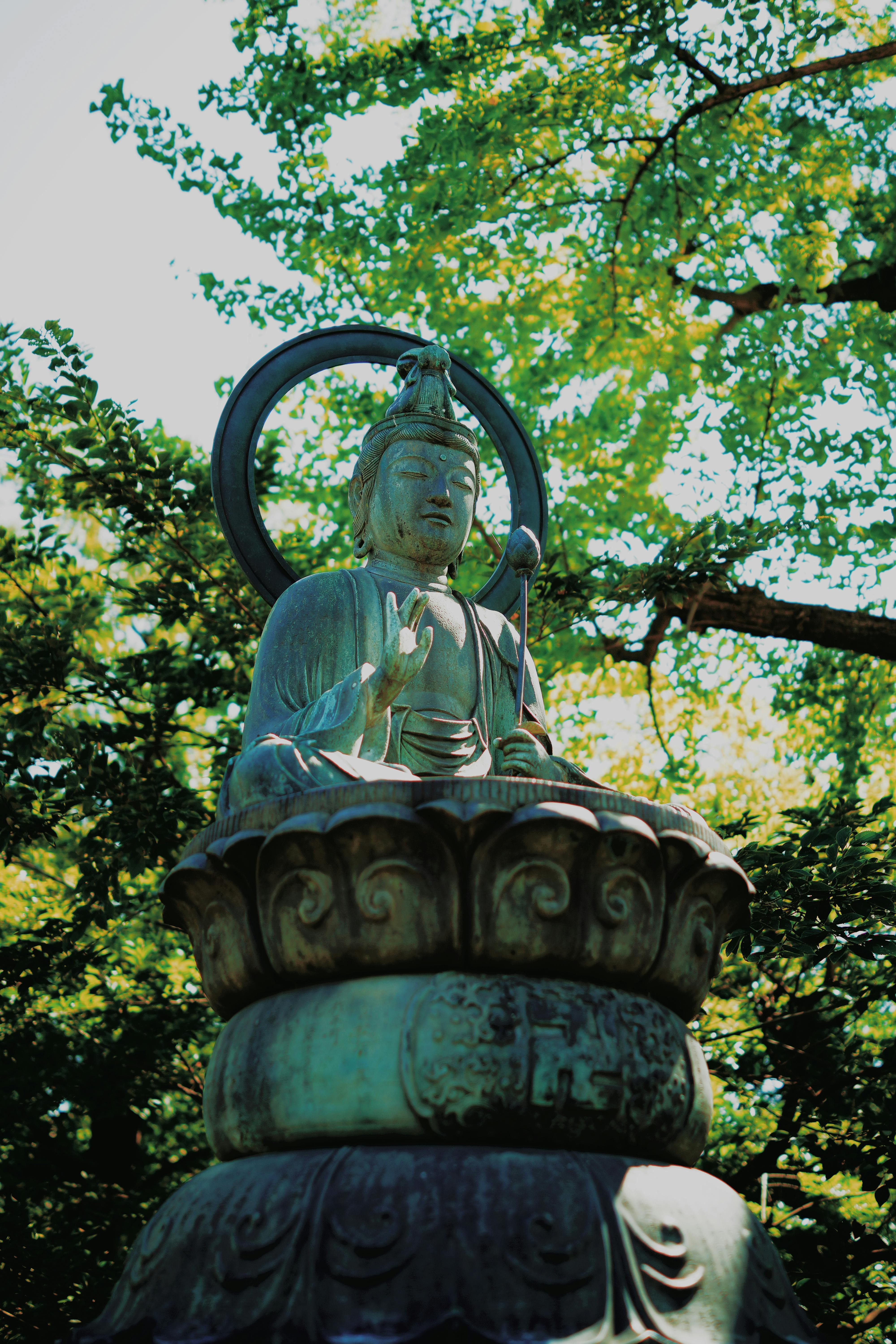 4000x6000 Bronze Statue of Avalokiteshvara Bodhisattva in Tokyo · Free