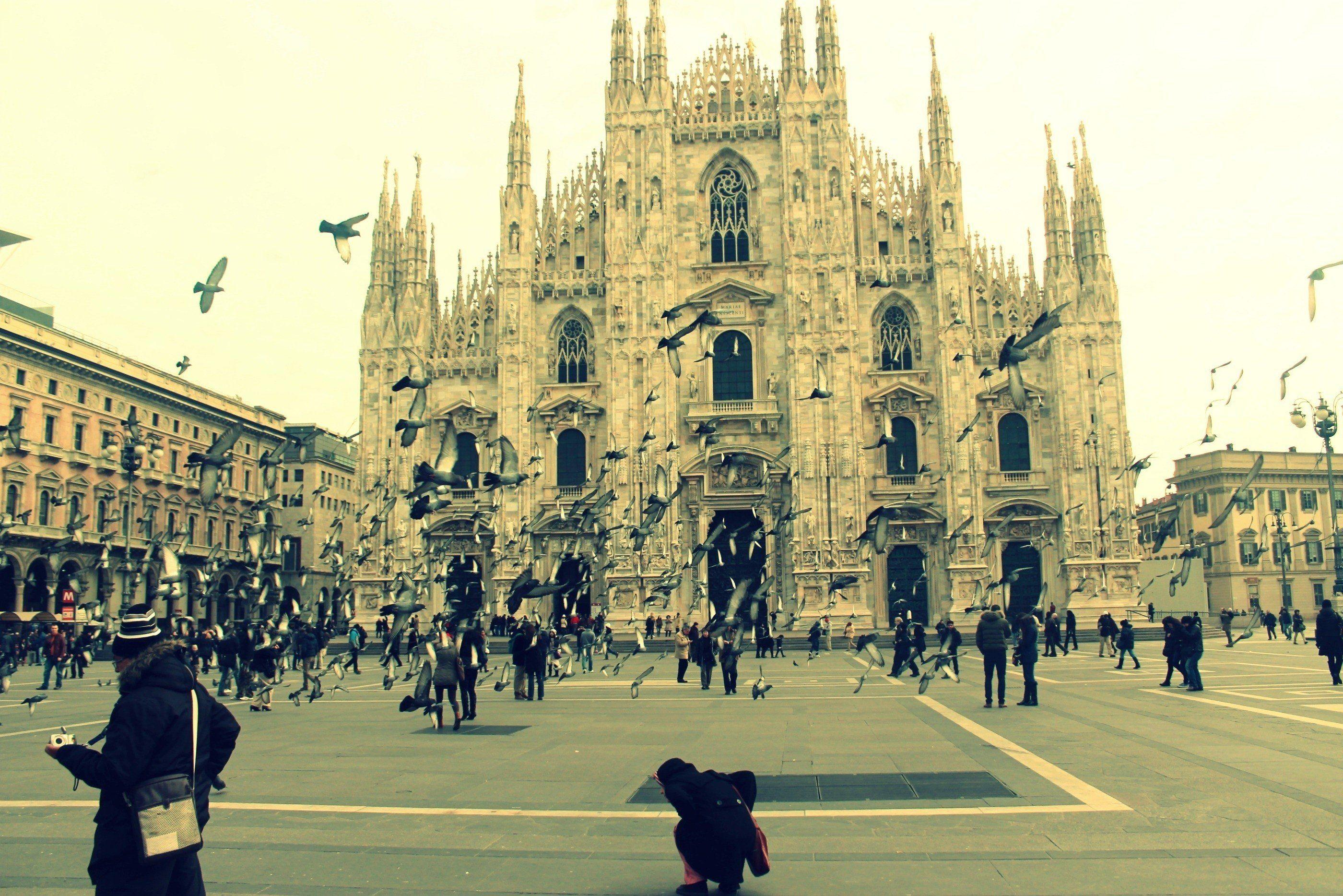 2800x1867 pigeons, Old building, City, Milan, Italy Wallpaper HD / Desktop