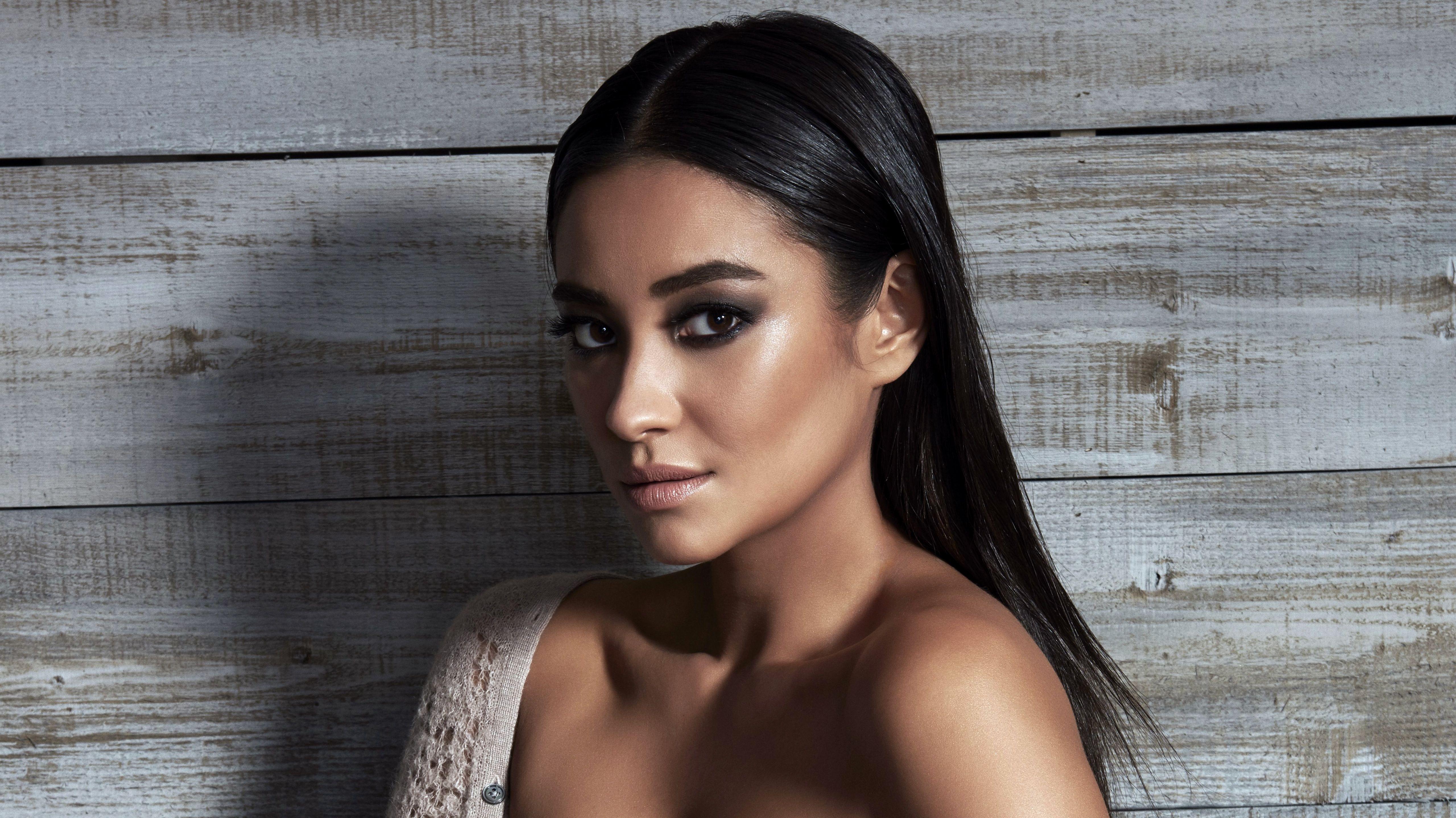 5120x2880 Shay Mitchell Canadian Actress 4K wallpaper