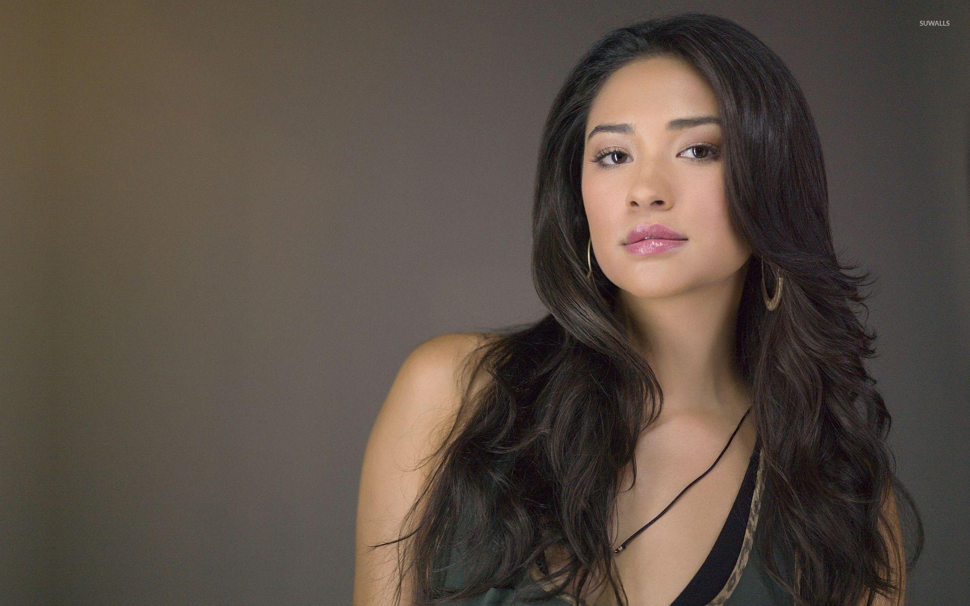 Shay Mitchell Wallpapers Top Free Shay Mitchell Backgrounds — free download