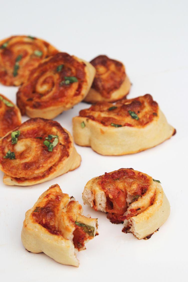 750x1125 EASY HOMEMADE PIZZA ROLLS