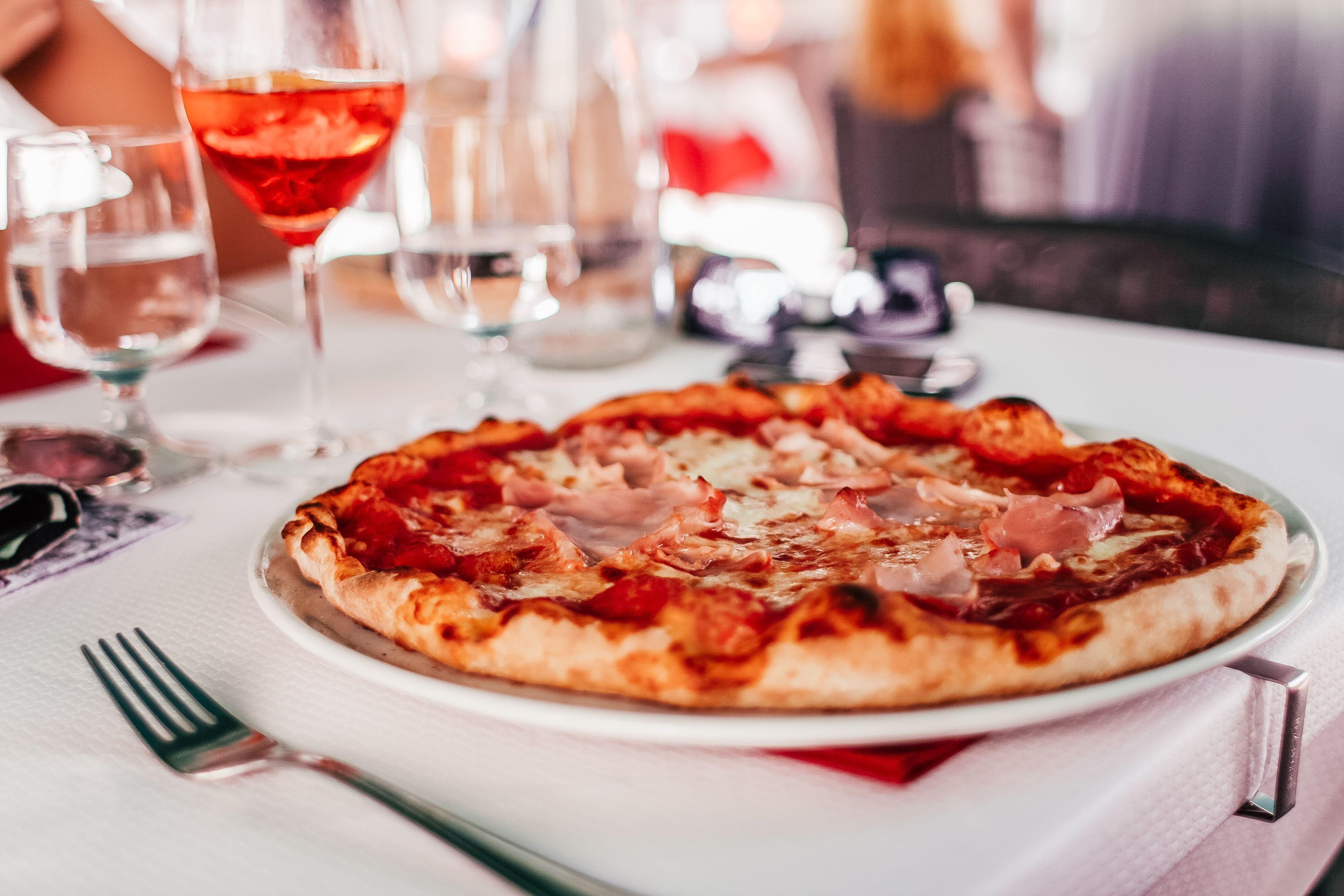 3888x2592 Pizza Time? Free