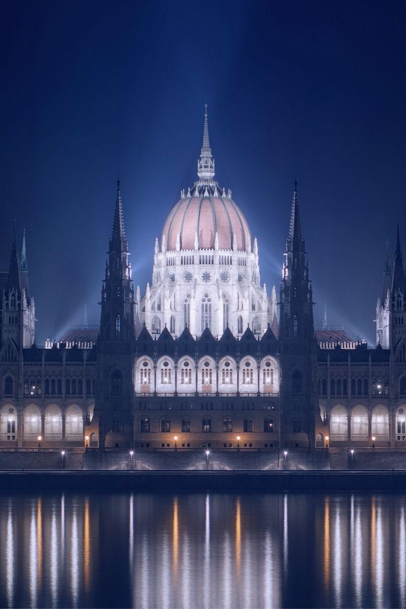 800x1200 Download wallpaper 800x1200 hungary, budapest, night, building