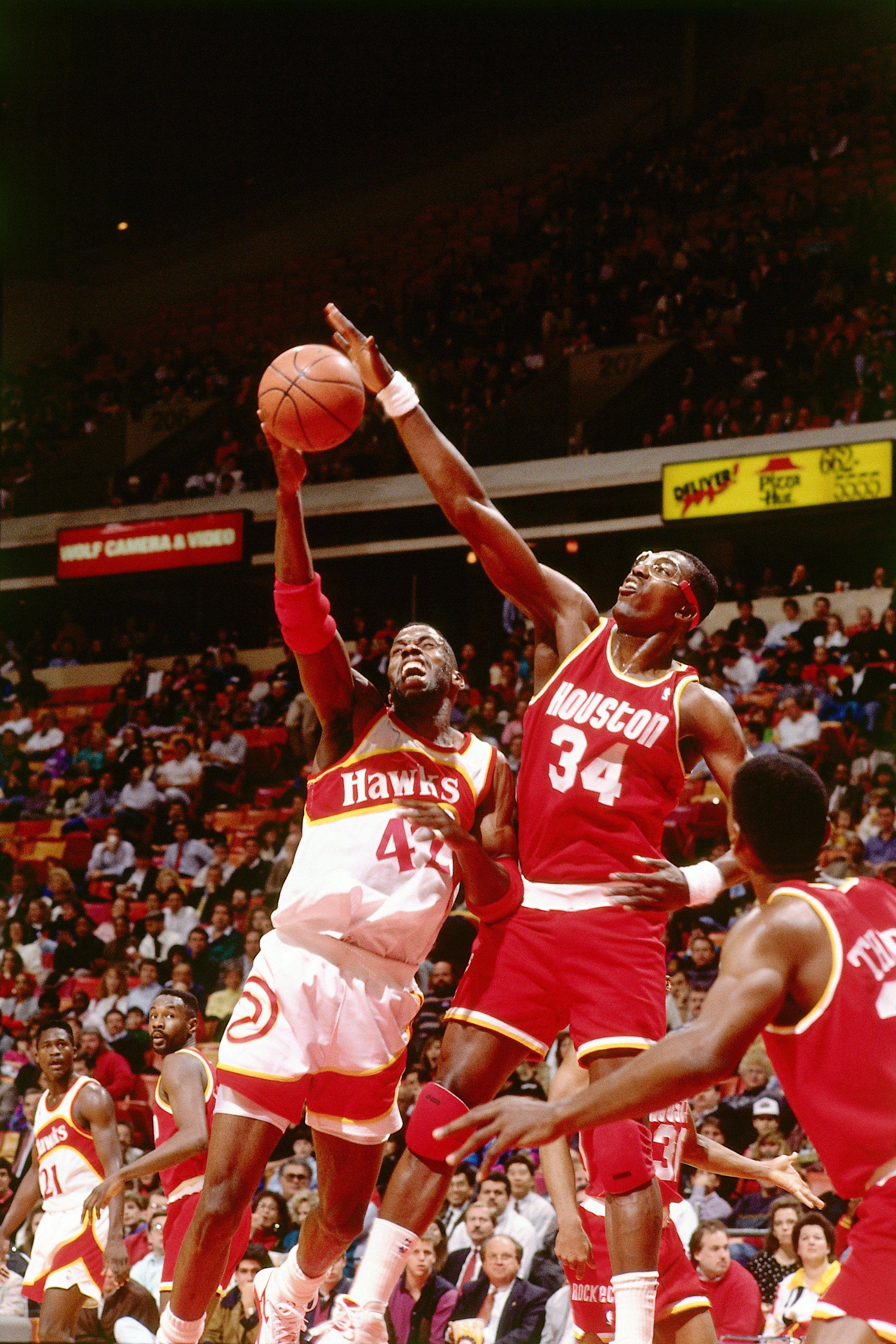 2400x3600 Hakeem Olajuwon Wallpaper