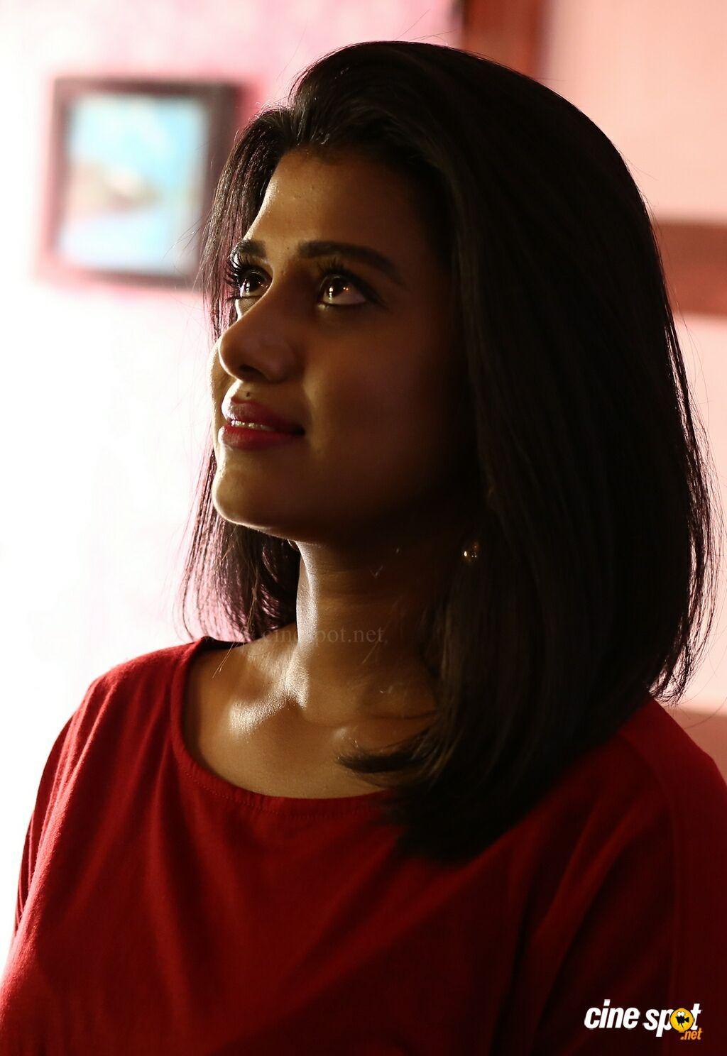 1024x1488 Shilpa Manjunath in Ispade Rajavum Idhaya Raniyum (1)