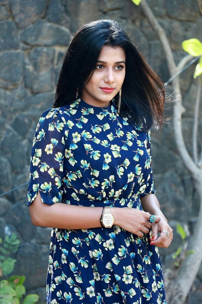 853x1280 Shilpa Manjunath wallpaper