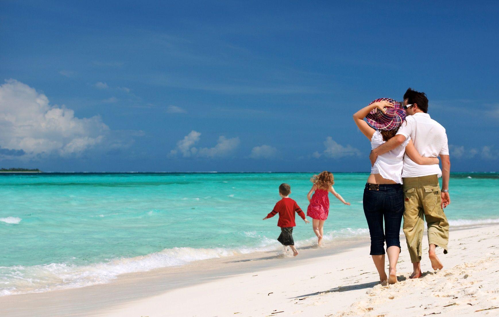 1738x1105 Family vacations beach holiday wallpaperx1105
