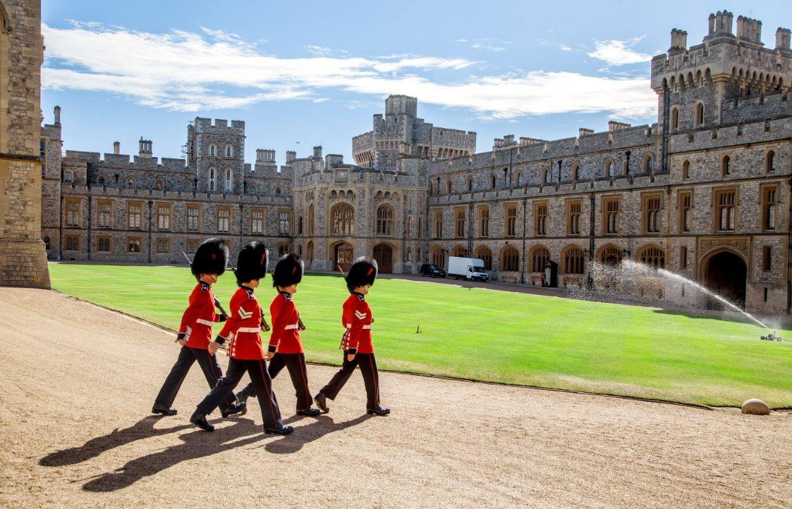 1123x723 1123x723px Windsor Castle 353.57 KB
