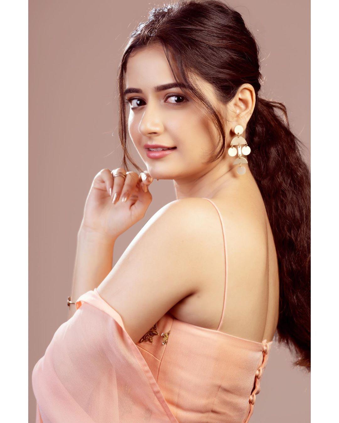 1080x1350 Ashika Ranganath Image. Download HD Photo, Stills