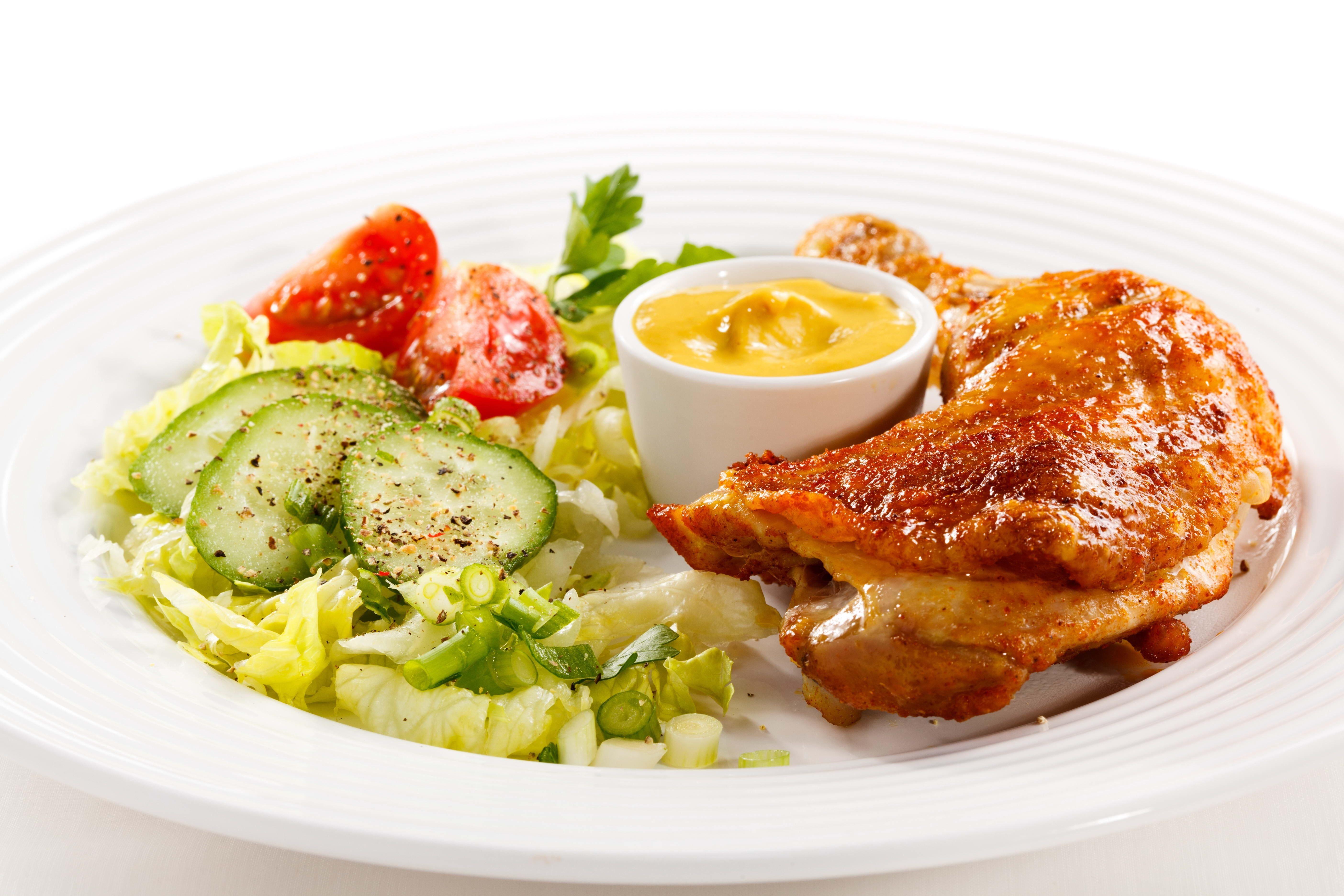 5616x3744 Fried chicken drumstick, vegetables and mayonnaise HD wallpaper