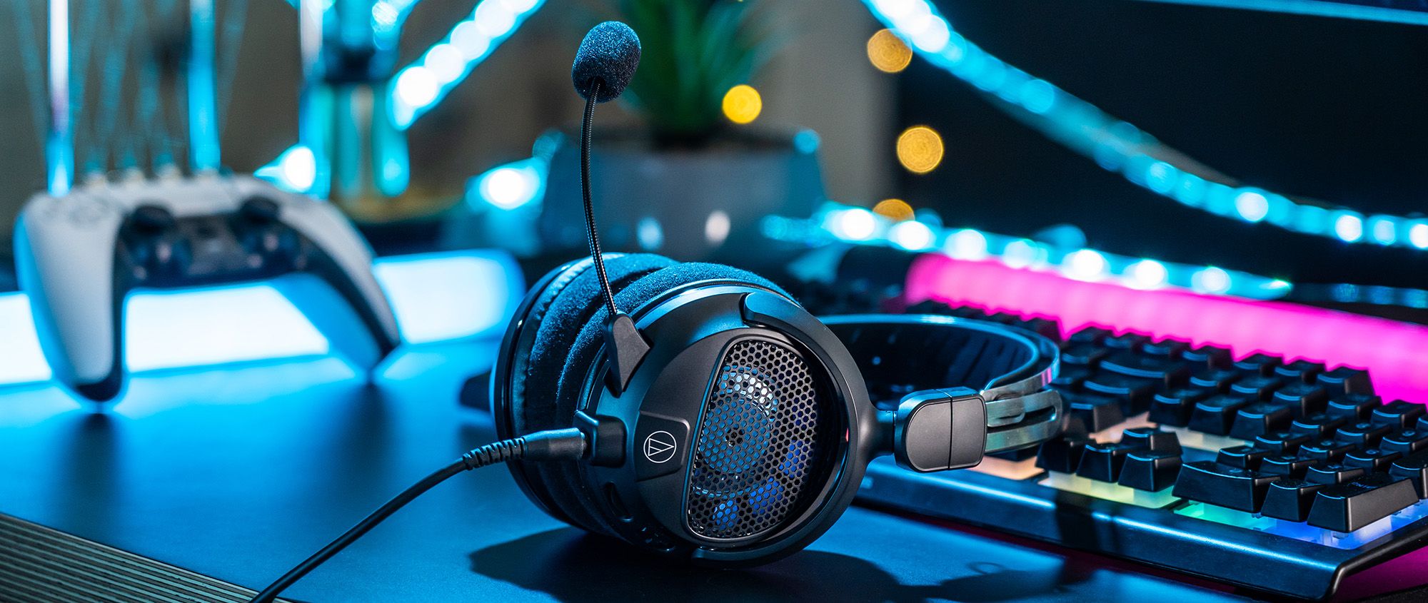 2000x845 Gaming Headsets
