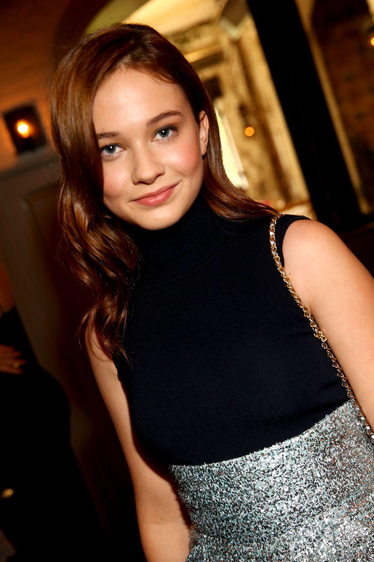 1200x1802 Cailee Spaeny Wallpaper