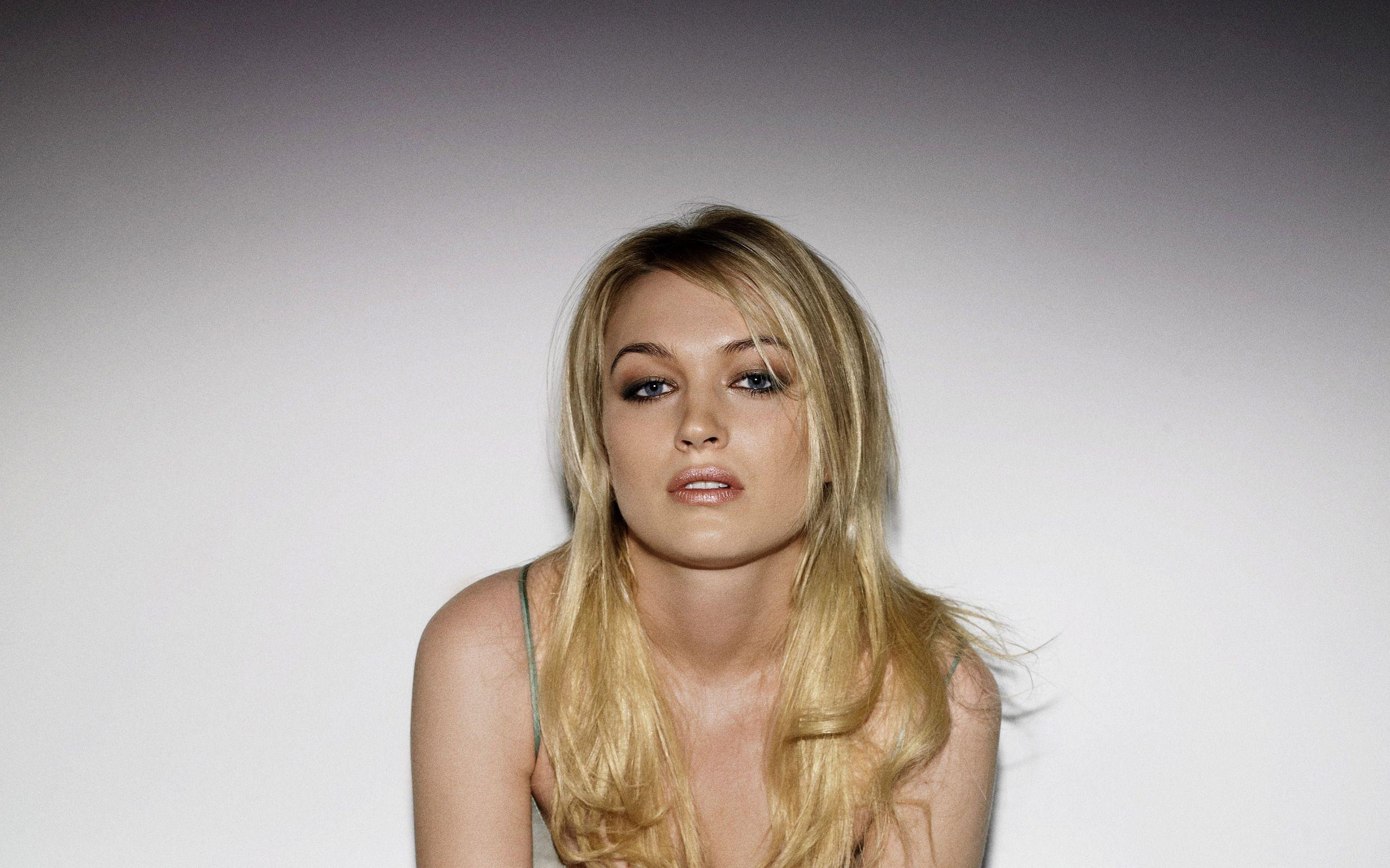 2560x1600 Sophia Myles Picture