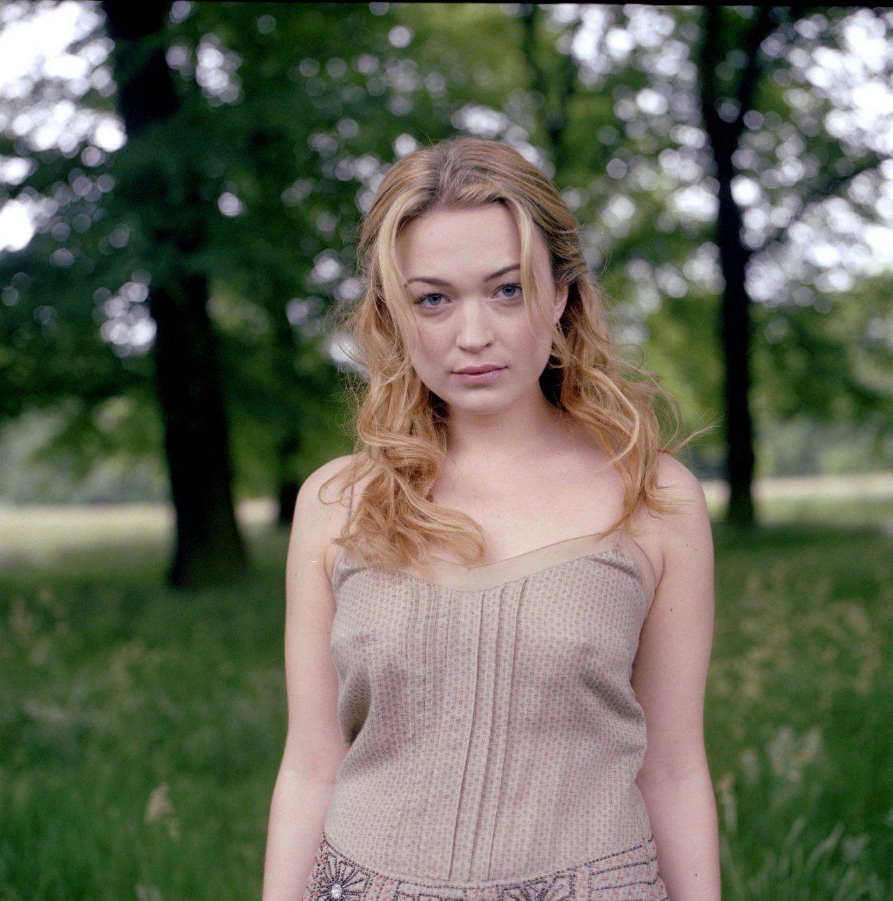 1280x1291 Sophia Myles Wallpaper