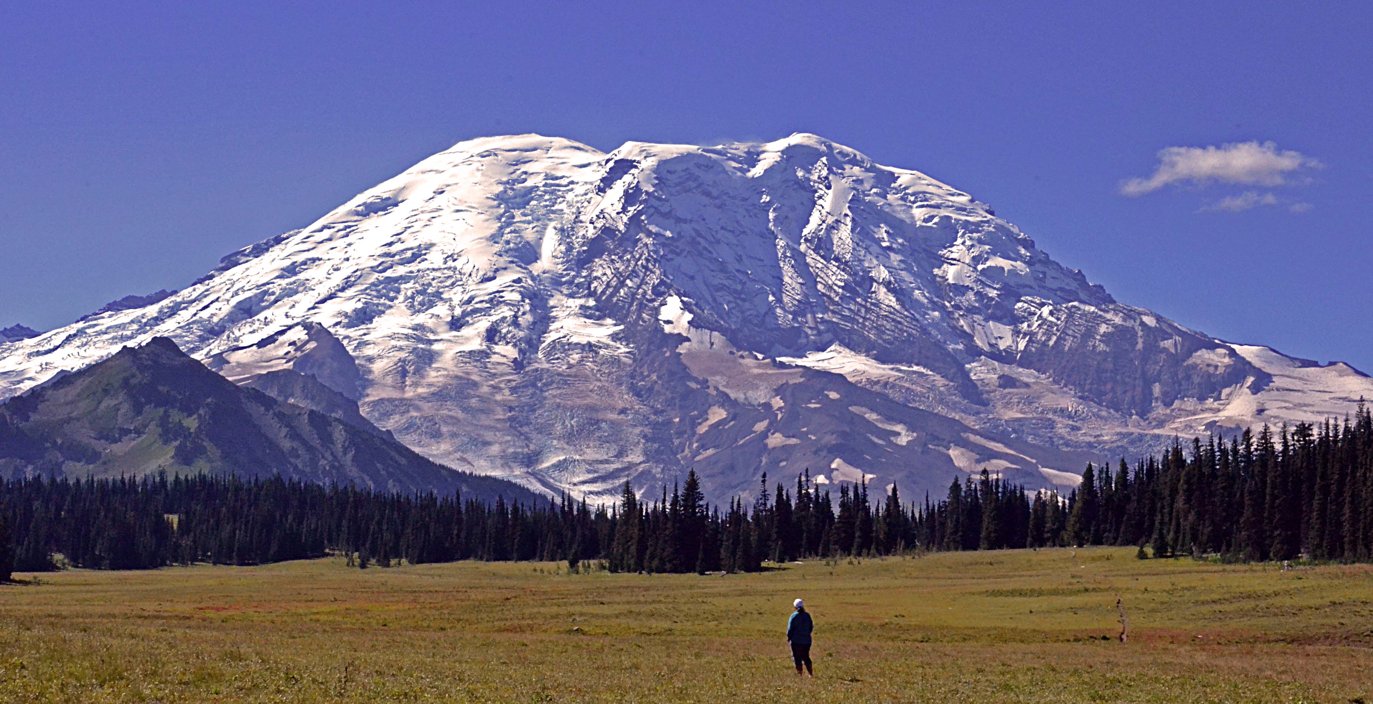 Some mountains. Маунт. Mount гора. Маунт-БАЛДИ горы. MT Rainier.