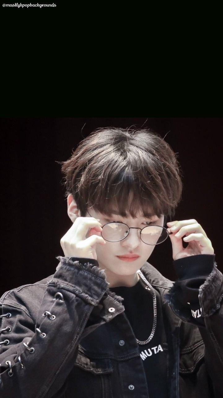 720x1280 Mostly Kpop Background