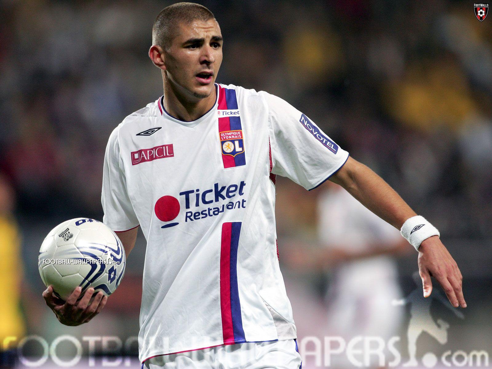 1600x1200 Karim Benzema Wallpaper