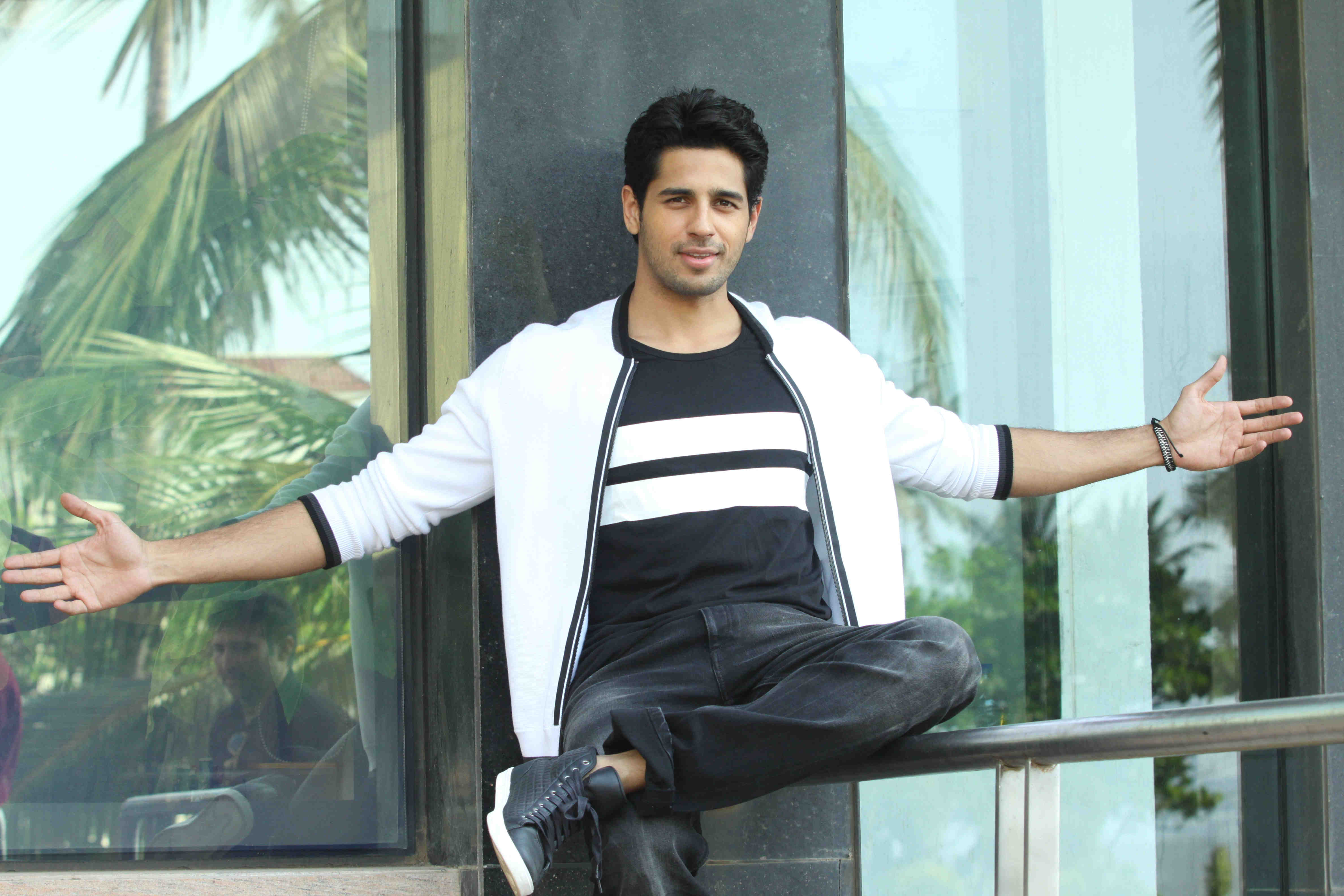 4752x3168 Sidharth Malhotra Photo Image Wallpaper Pics Download