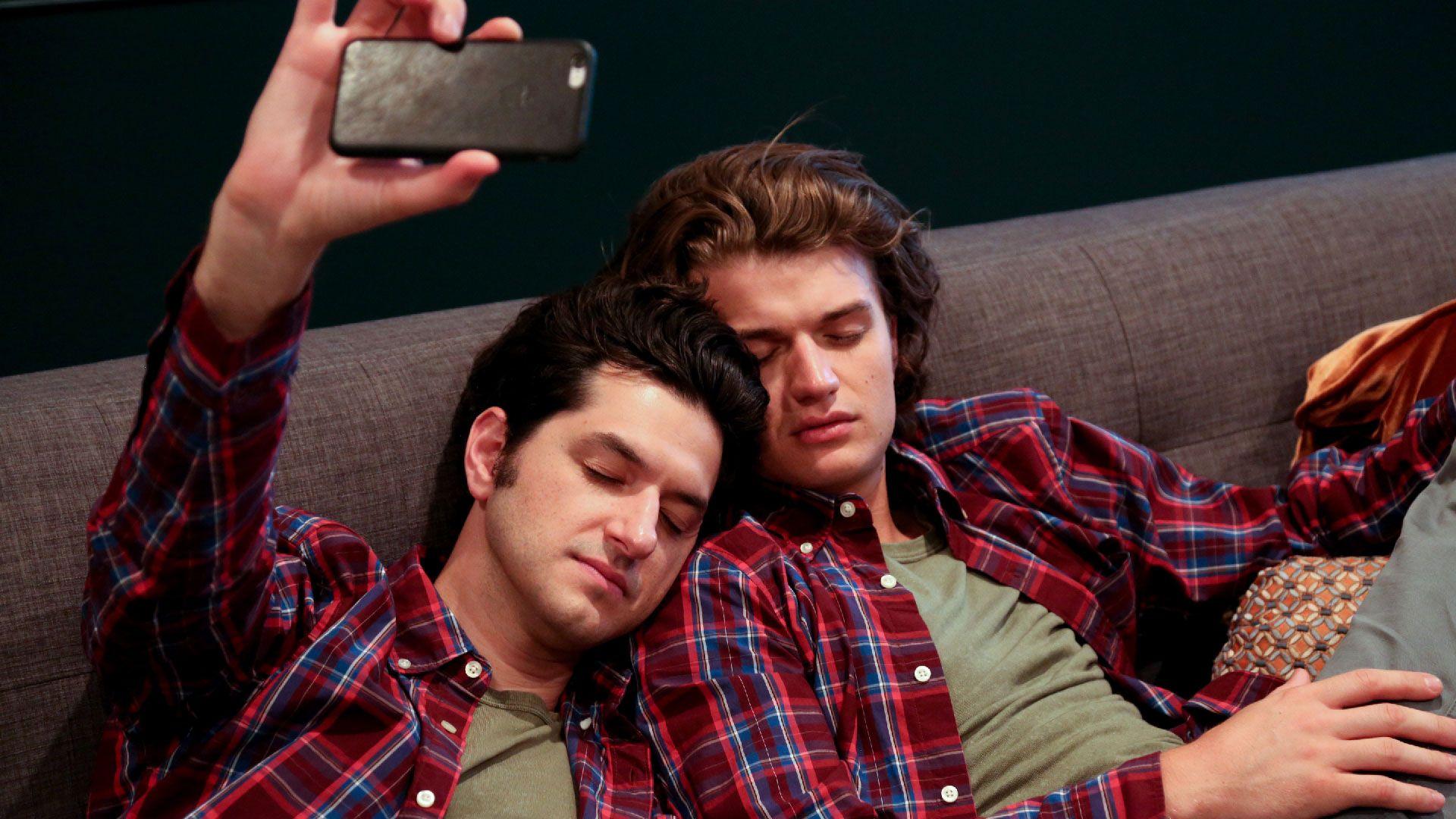 1920x1080 Behind The Scenes Pics Of Ben Schwartz And Joe Keery At Late Late