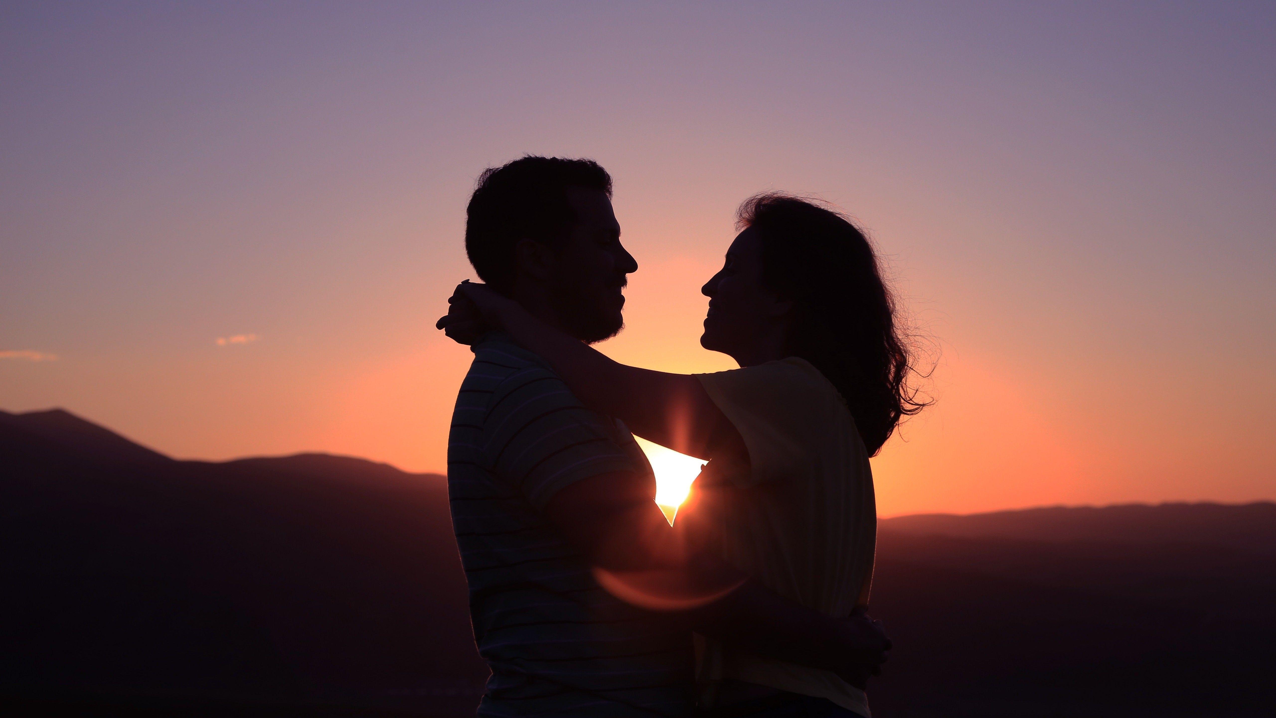 5120x2880 Sunset Photography By Couple 5K Photo