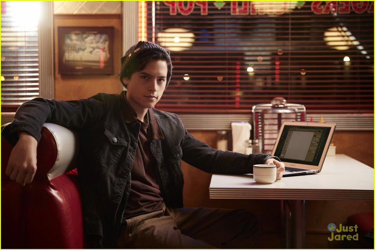 1206x806 Cole Sprouse Doesn't Want You To Count Out Jughead Sprouse