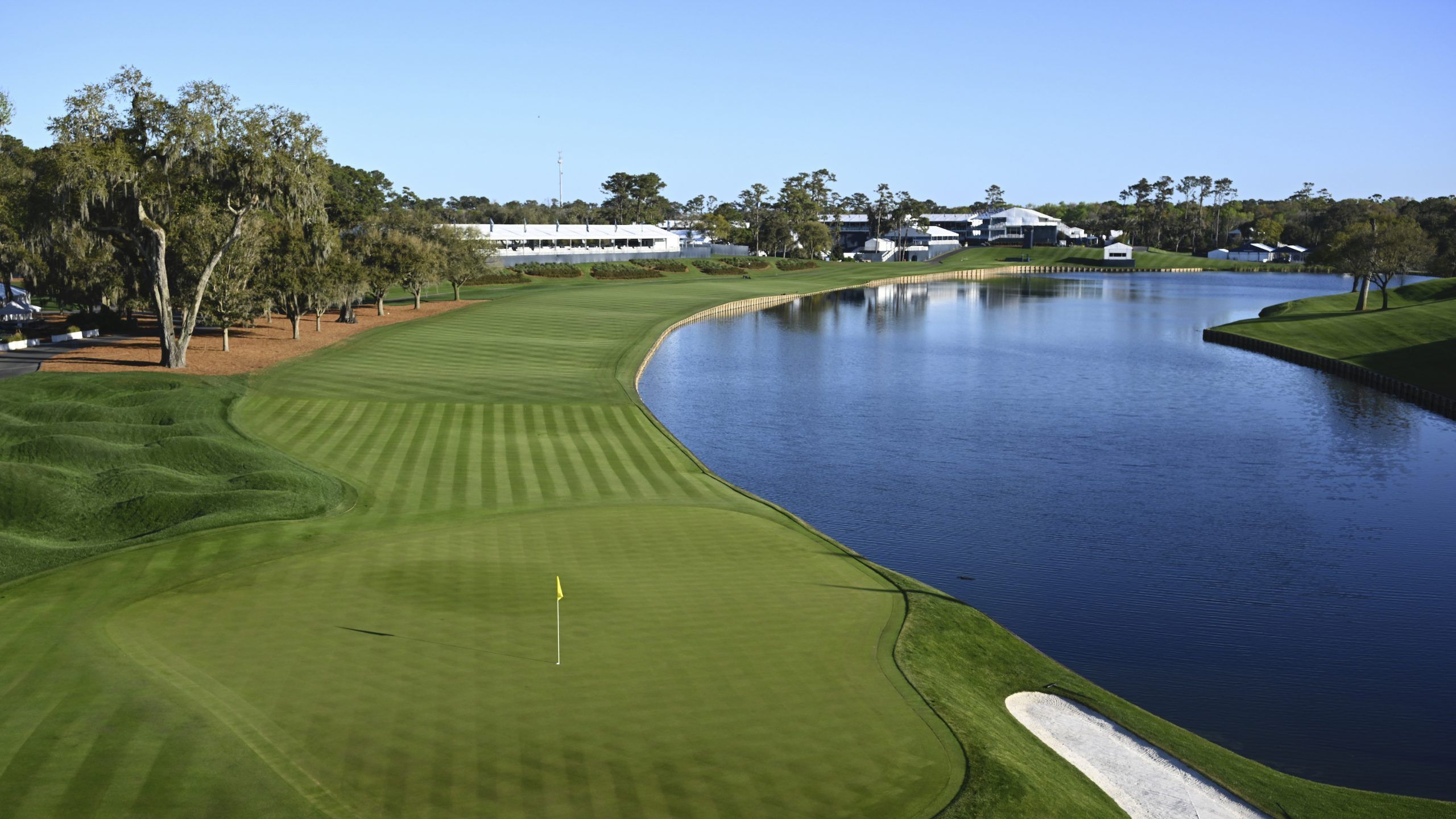 2560x1440 TPC Sawgrass isn't Augusta or the Old Course but the Players host is awesome anyway