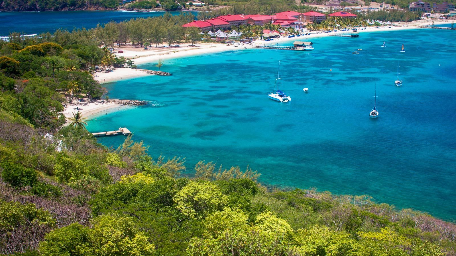 1600x900 Scuba diving in Roatan