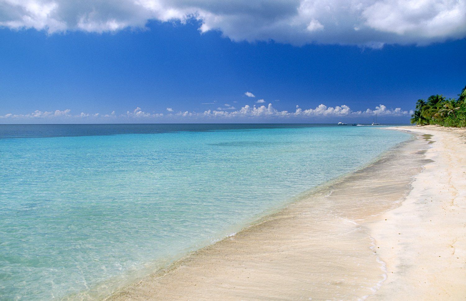 1500x968 Visit Roatan: Luxury Vacations to Honduras