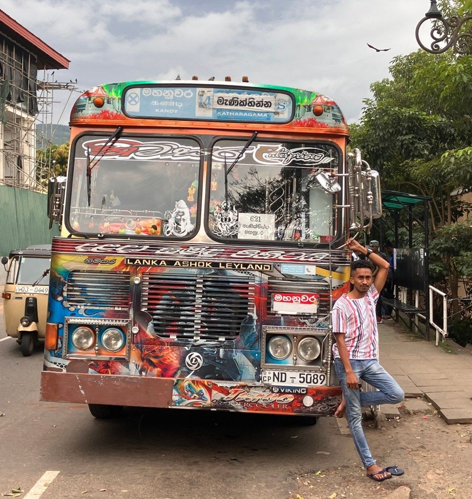 967x1023 The colorful buses of Sri Lanka