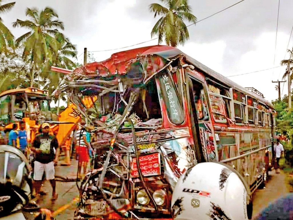 1024x768 Reckless drivers at wheel drive buses to death. The Sunday Times Sri Lanka