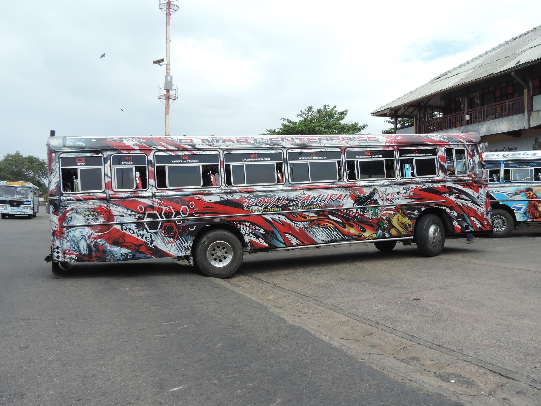 2048x1536 SRI LANKA: Vehicle Art Design Public Transport