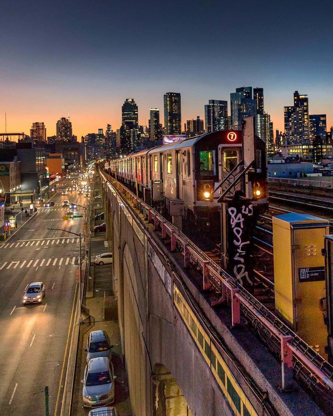 1080x1350 Queens New York Wallpaper