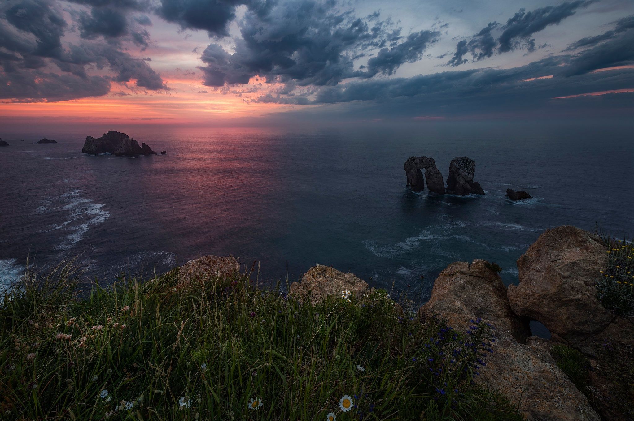 2047x1361 Cantabria Wallpaper