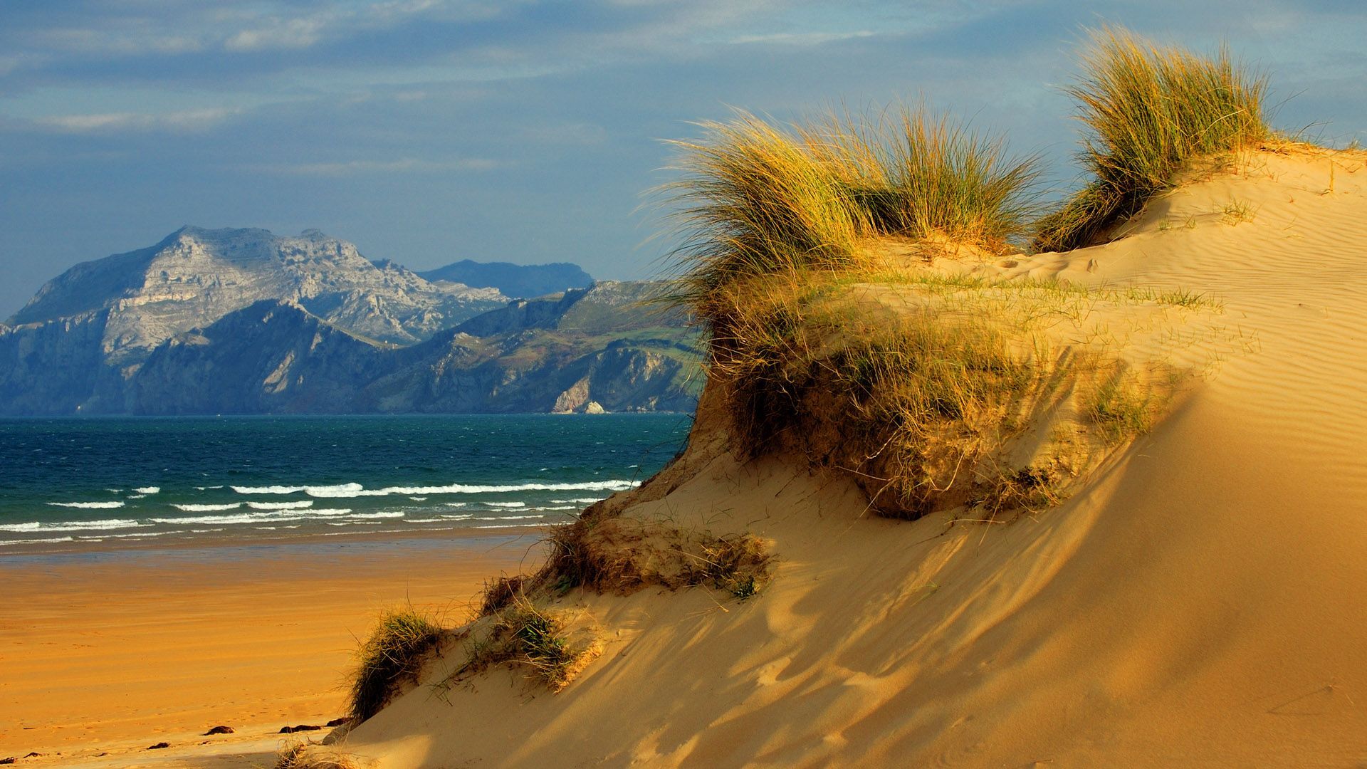 1920x1080 Dune beach of Laredo, Cantabria, Spain. Windows Spotlight Image