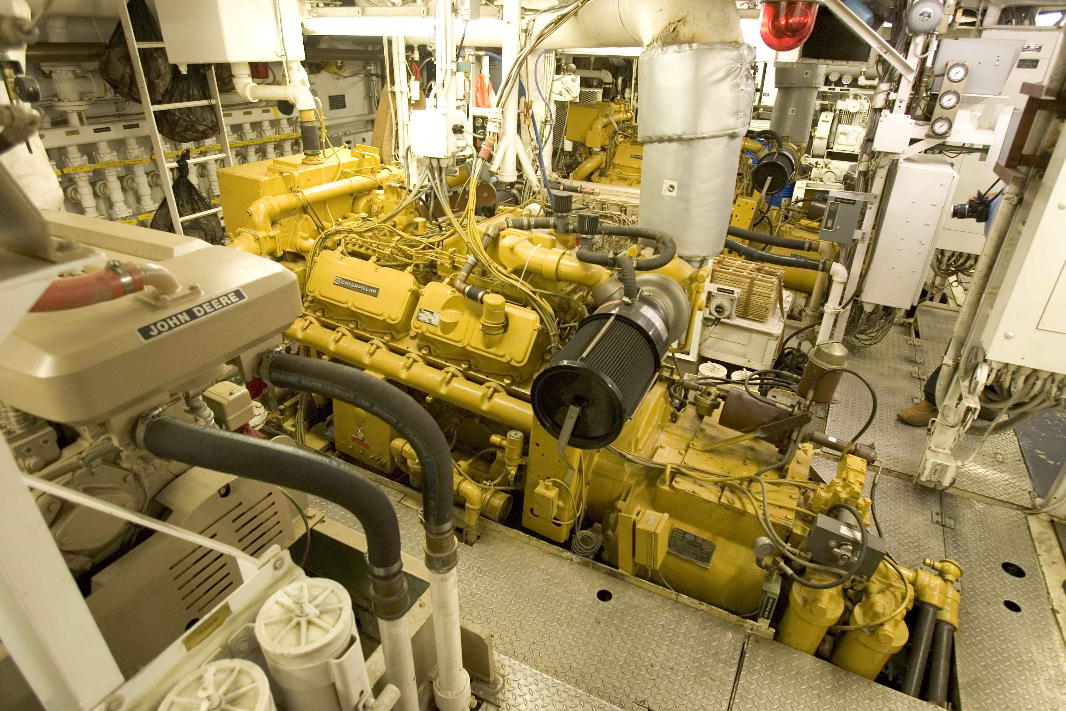 3504x2336 Free picture: ship, engine, room