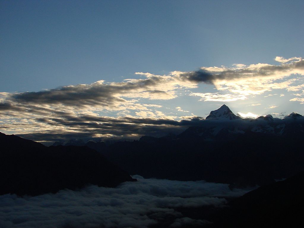 1024x768 Morning Panorama of the Nanda Devi