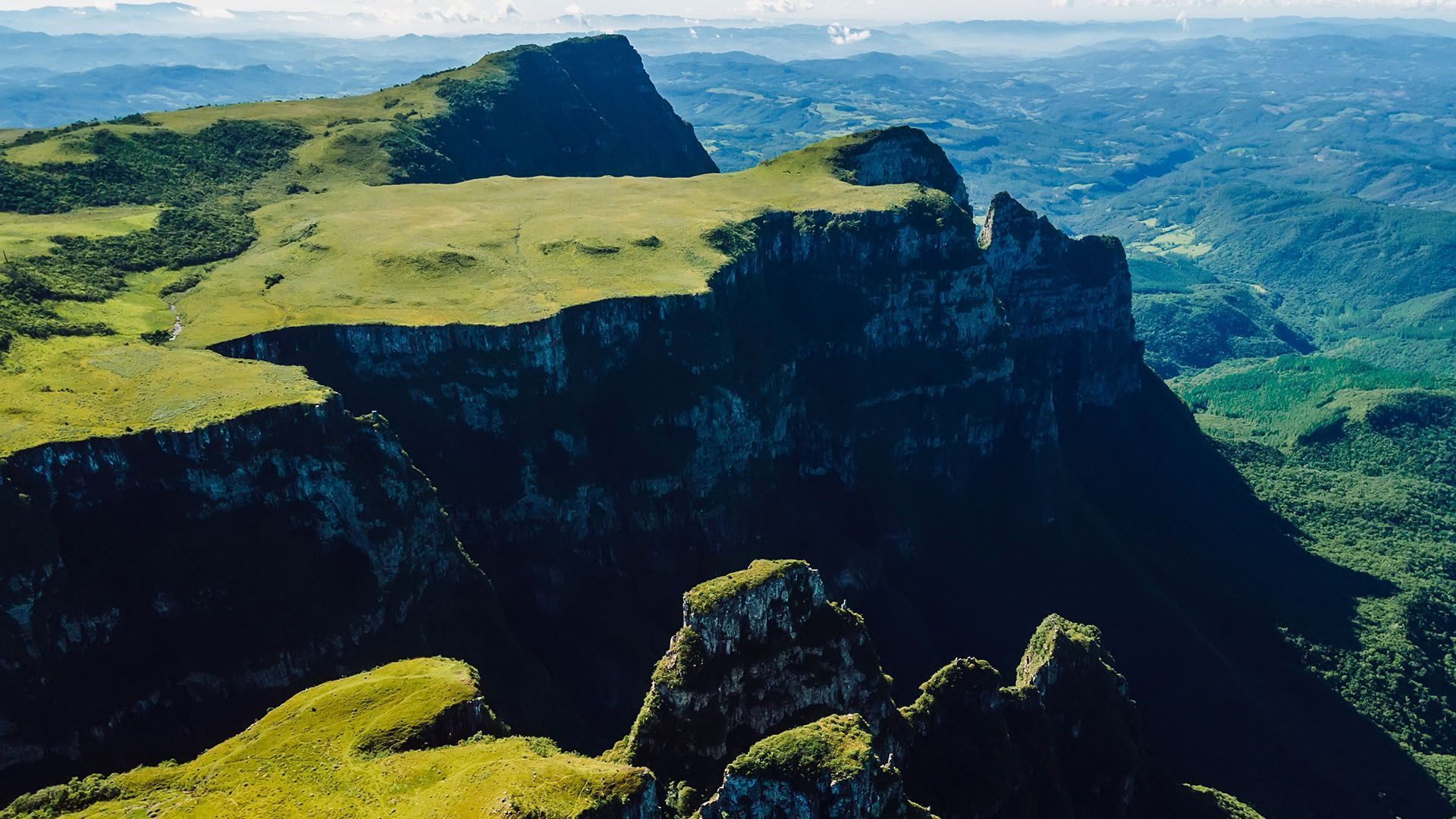 1920x1080 Aerial view of Espraiado Canyon in Urubici, Santa Catarina, Brazil. Windows Spotlight Image