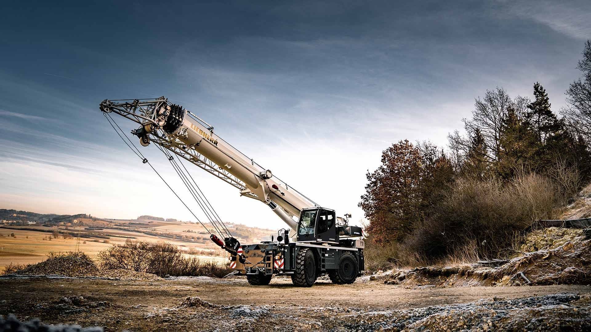 1920x1080 Rough terrain cranes