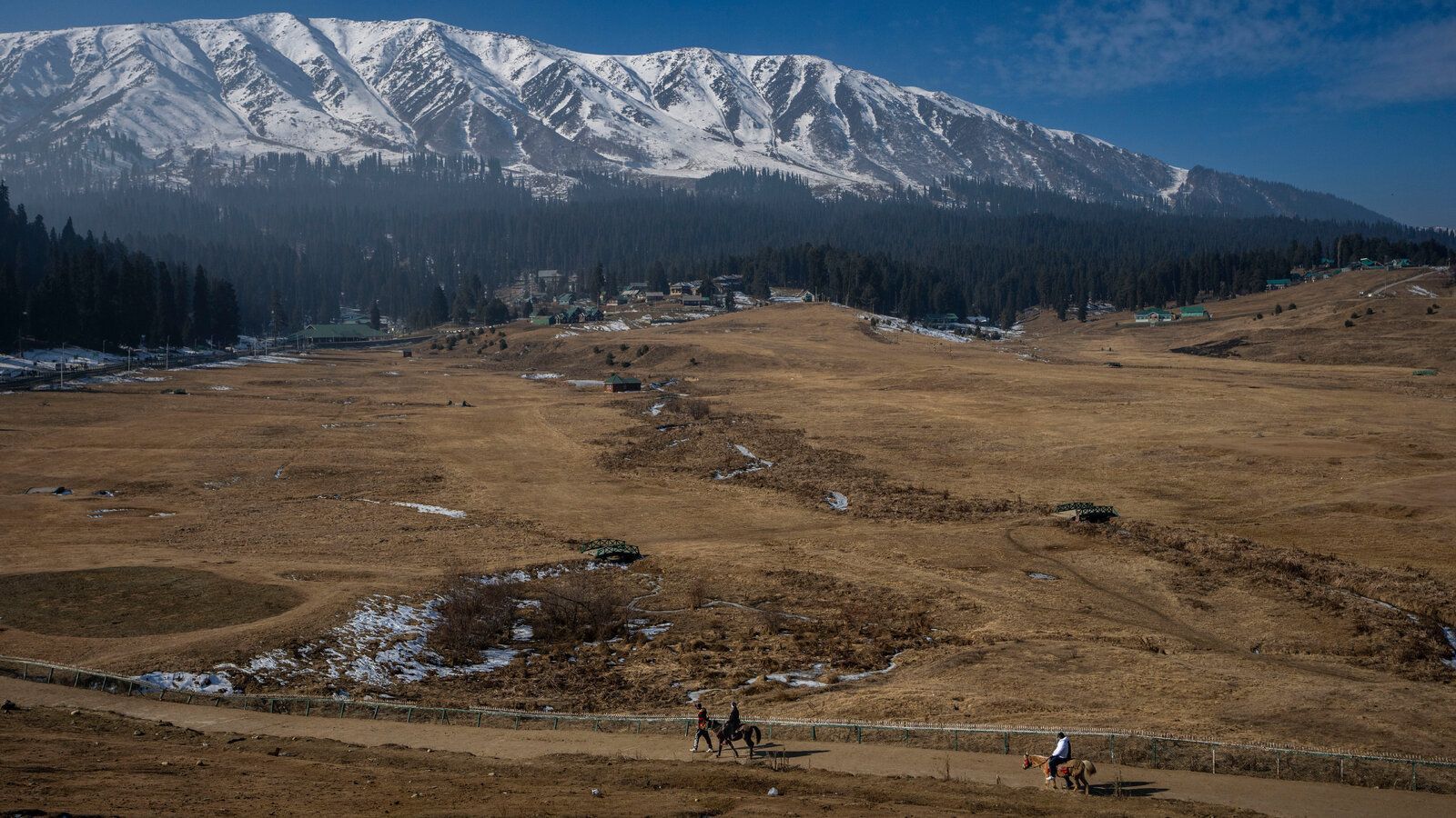 1600x900 Winter Without Snow Is Devastating Indian Kashmir's Ski Tourism