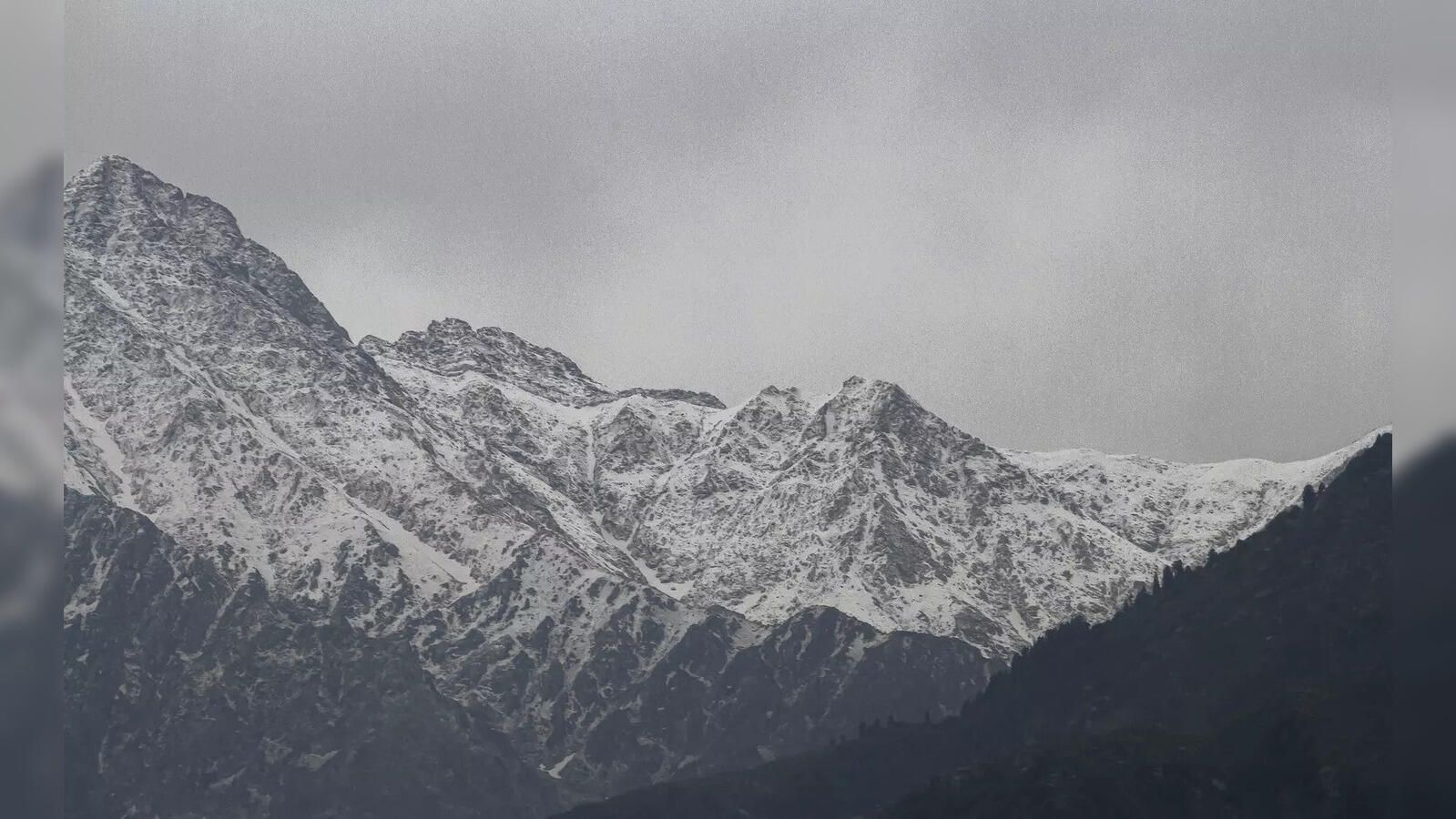 1599x900 snow: Unravelling the Himalayan conundrum: The vanishing snow and its implications in Northwestern India Economic Times