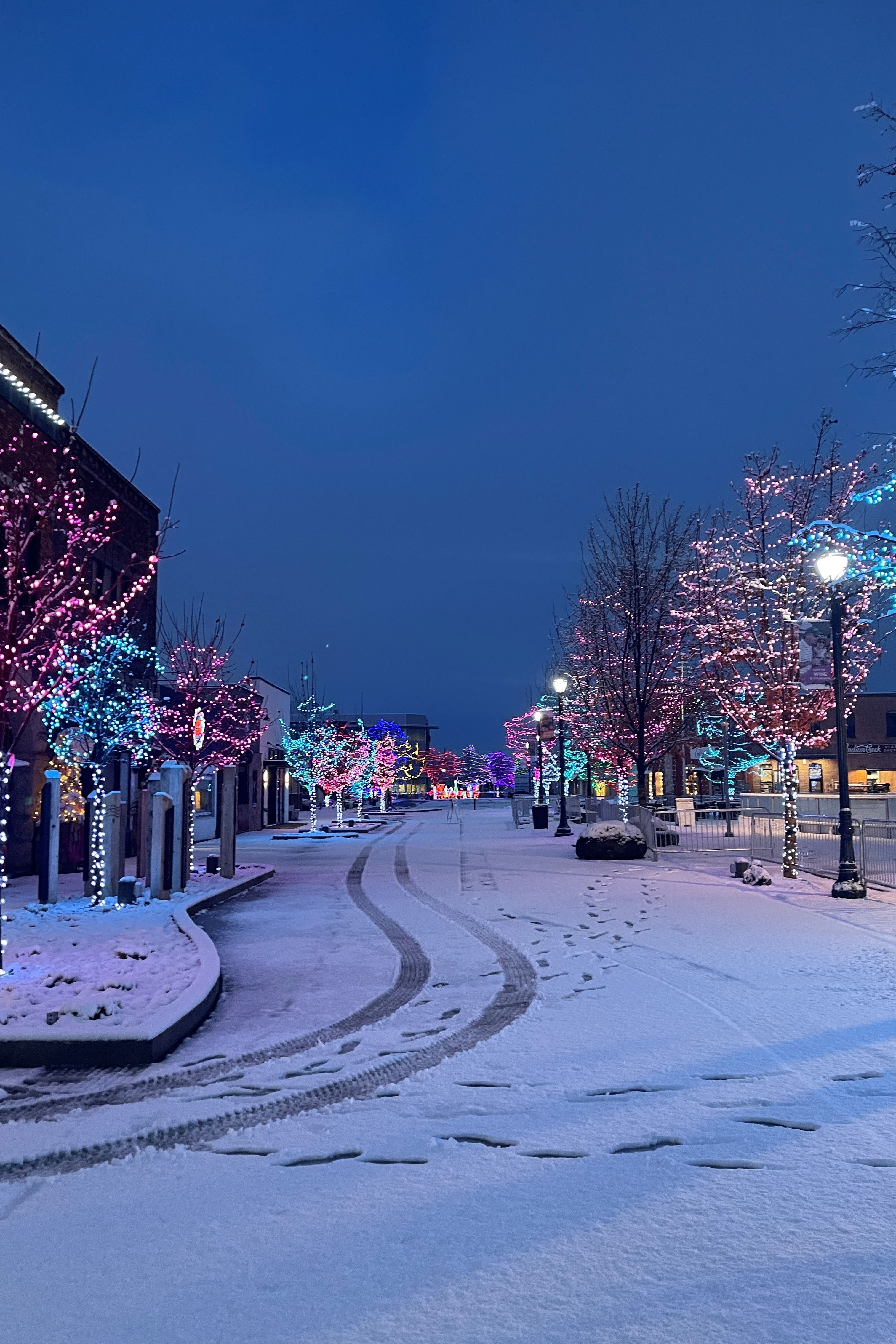 3024x4536 Snow at Indian Creek Plaza