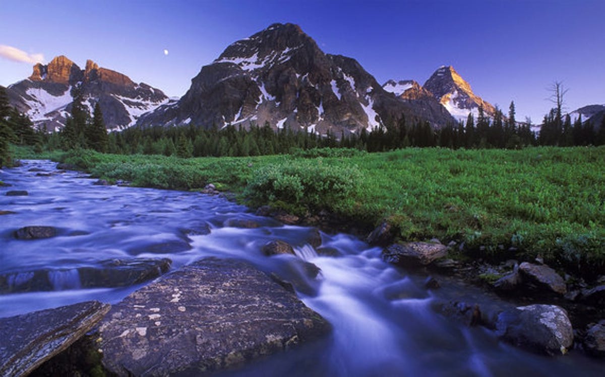 1200x749 Windows 7 world tour wallpaper
