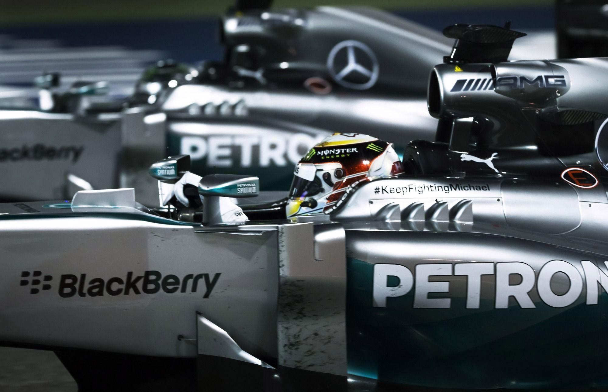 2000x1290 Formula 1 Wallpaper & Wall Murals