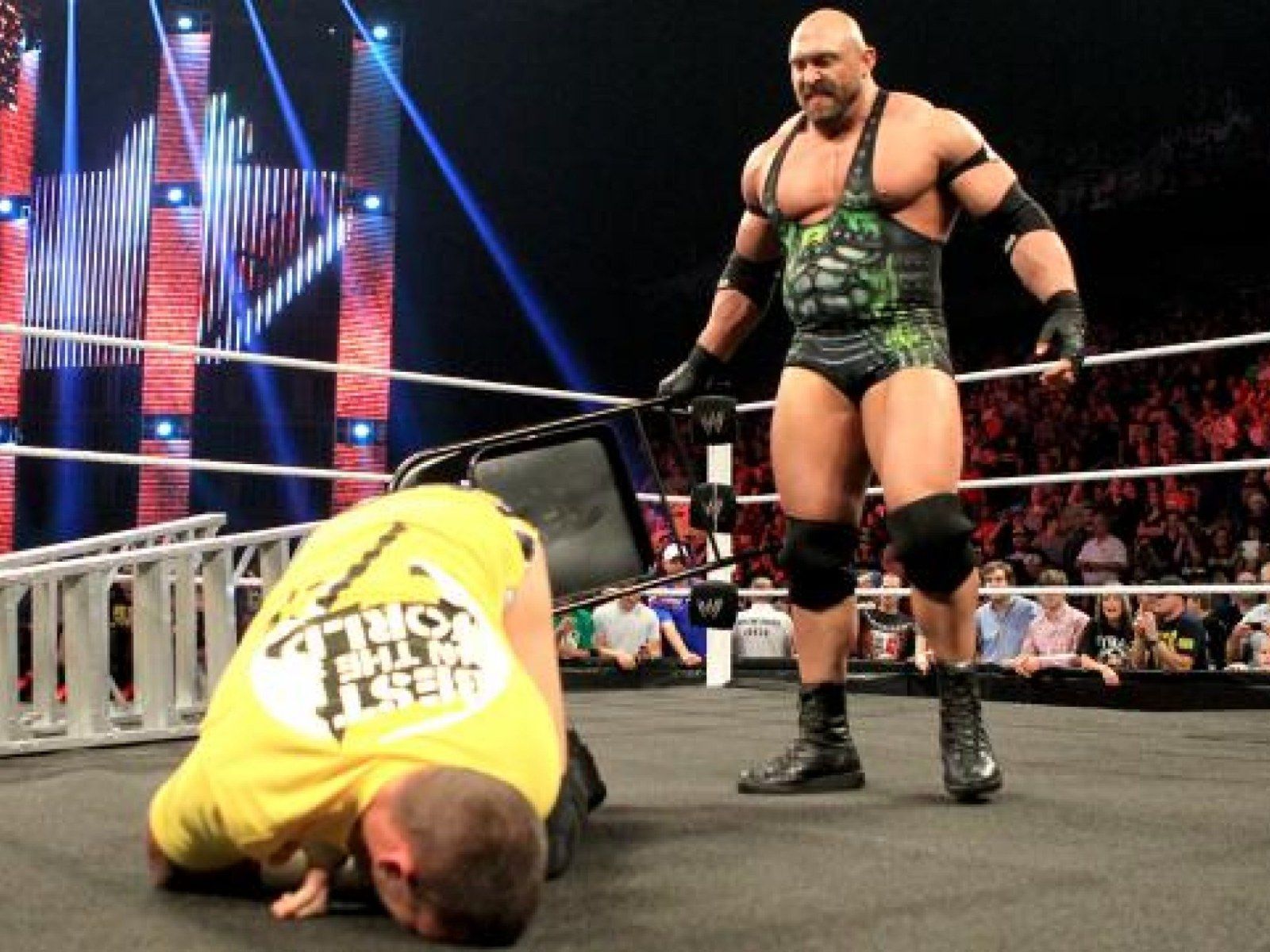 1600x1200 WWE 'RAW' Results: Punk Takes Lie Detector Test, Shield Strikes Twice, AJ In Action