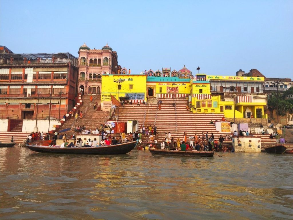 1024x768 Varanasi : Ghats on the Ganges and Spiritualism