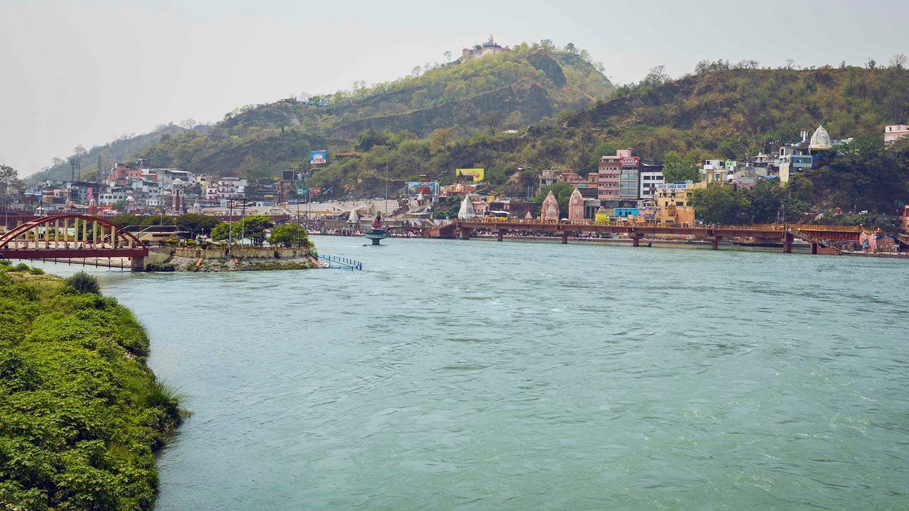 1280x720 Discover the Ganga Ghat in Haridwar