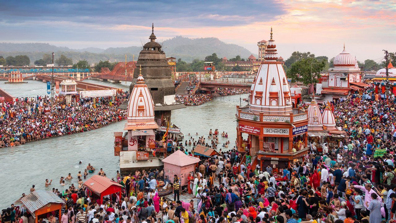 1280x720 Discover the Ganga Ghat in Haridwar