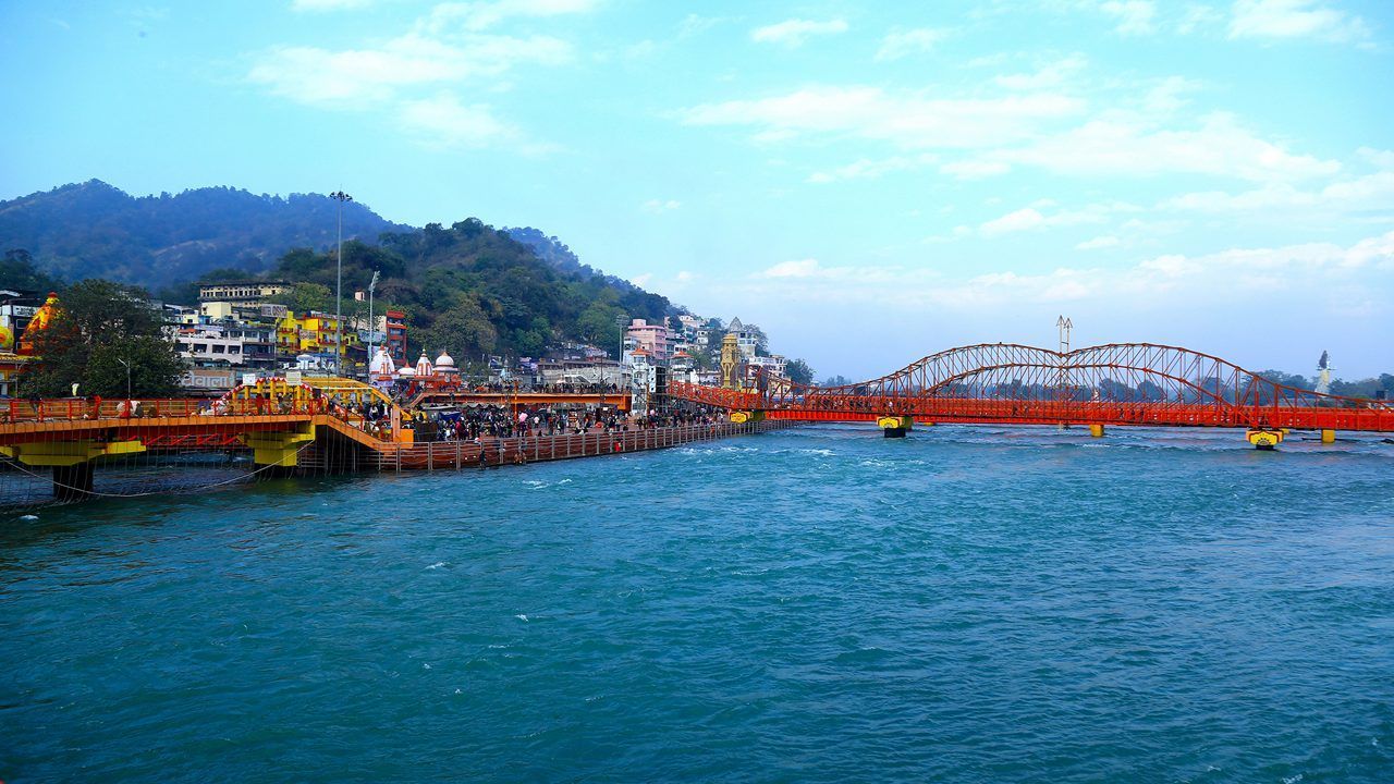 1280x720 Discover the Ganga Ghat in Haridwar